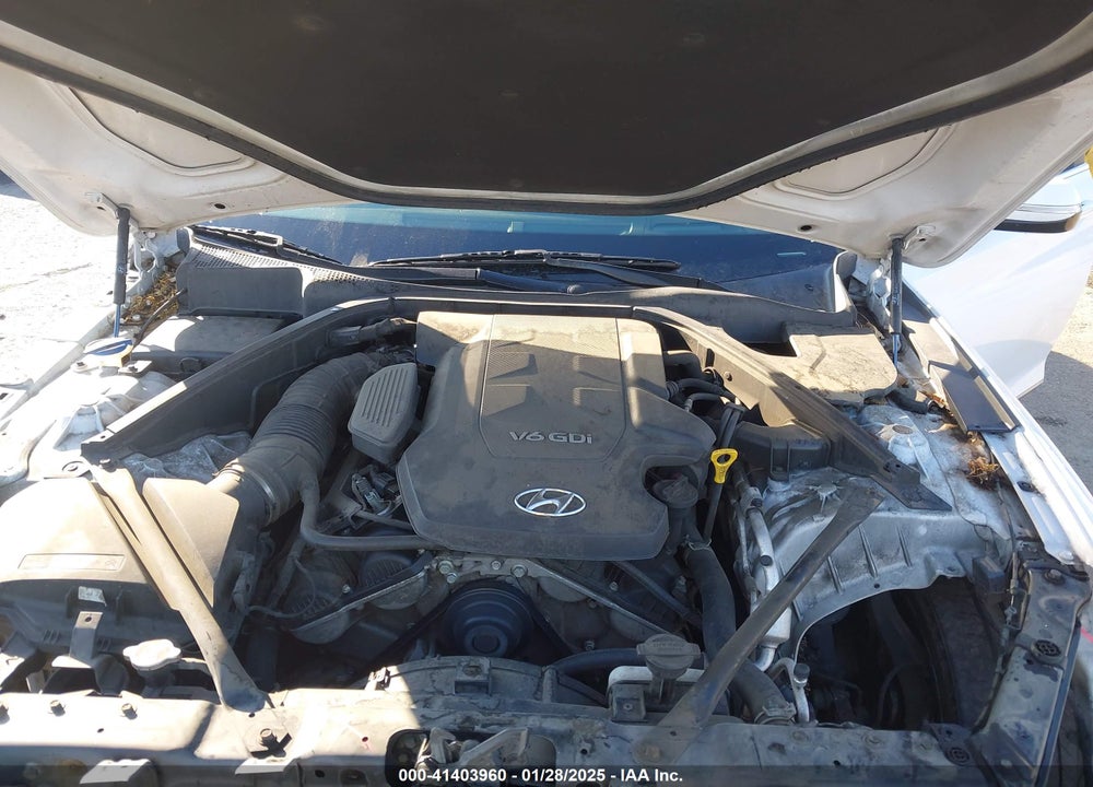 2016 HYUNDAI GENESIS VIN: KMHGN4JE5GU112812