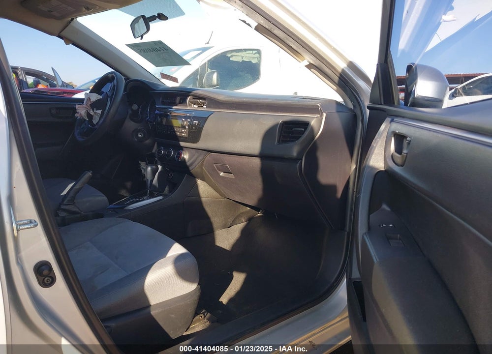 2015 TOYOTA COROLLA VIN: 5YFBURHE5FP334167