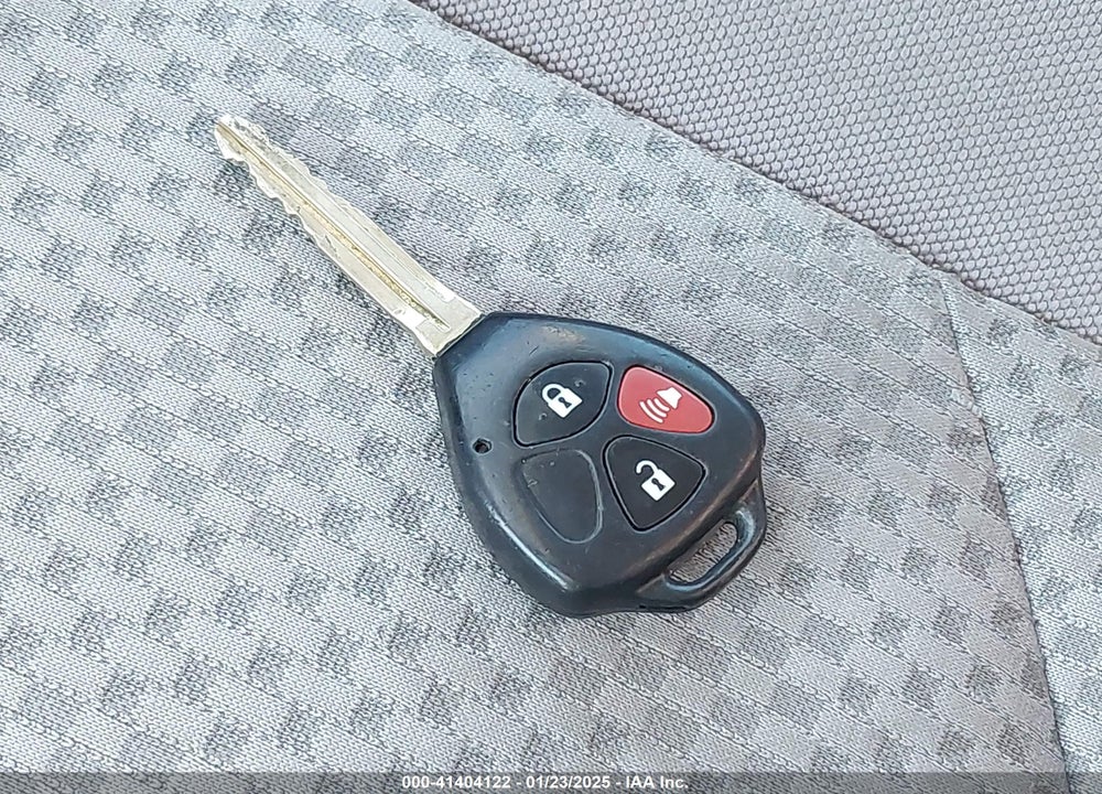 2006 TOYOTA RAV4 VIN: JTMZD33V666017086