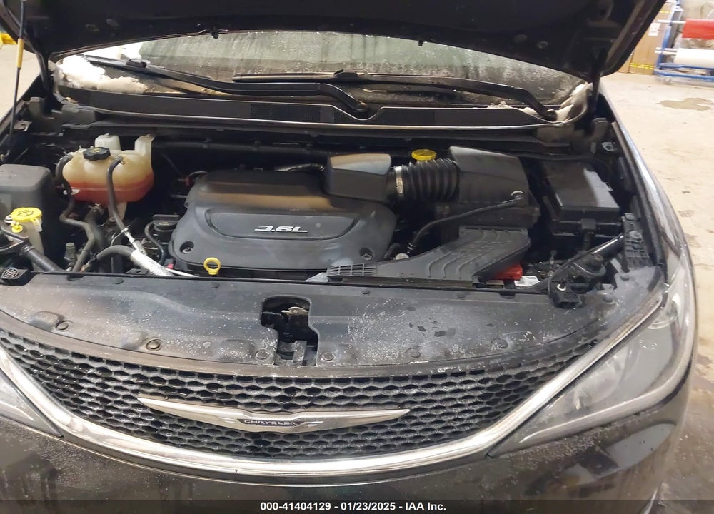 2017 CHRYSLER PACIFICA LIMITED VIN: 2C4RC1GG5HR757906