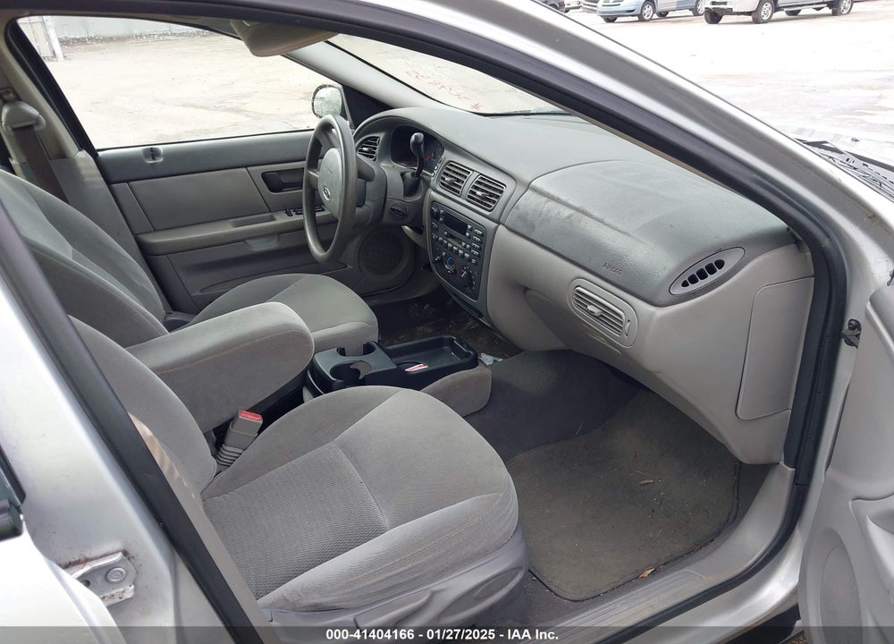 2005 FORD TAURUS SE VIN: 1FAFP53U45A309835
