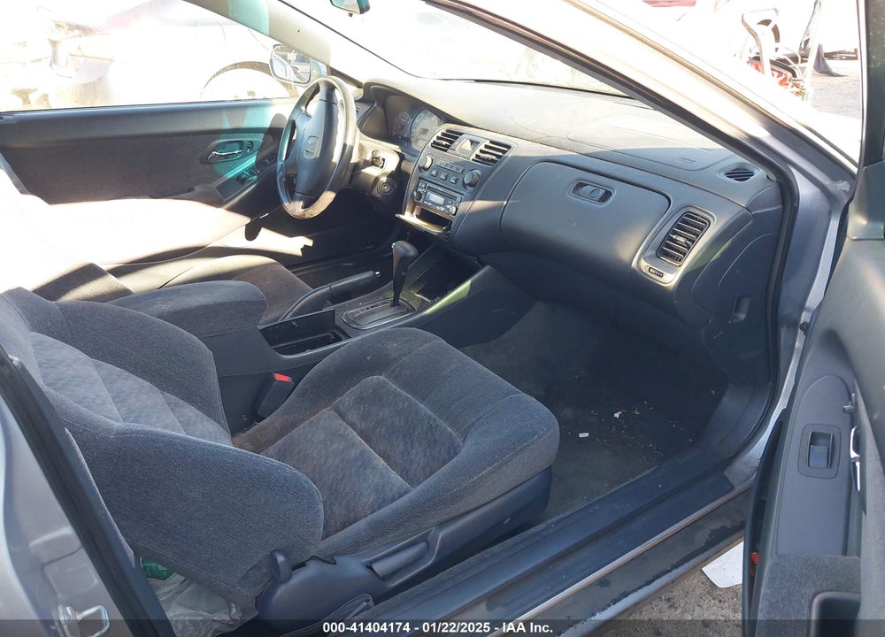 2002 HONDA ACCORD 2.3 LX VIN: 1HGCG32632A007700