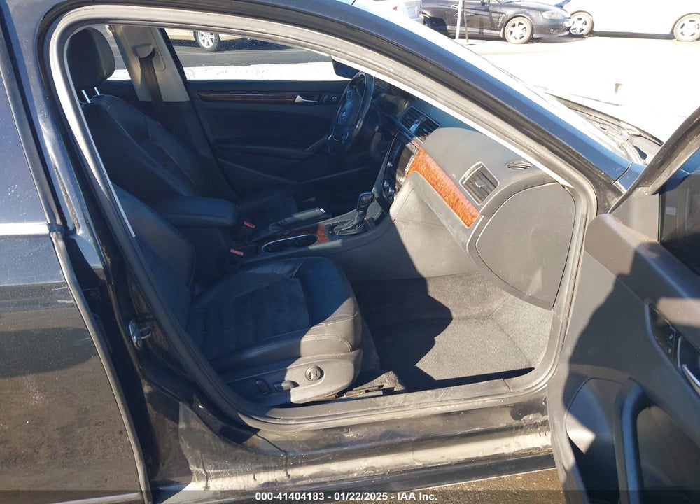 2013 VOLKSWAGEN PASSAT 2.0L TDI SEL PREMIUM VIN: 1VWCN7A32DC013091