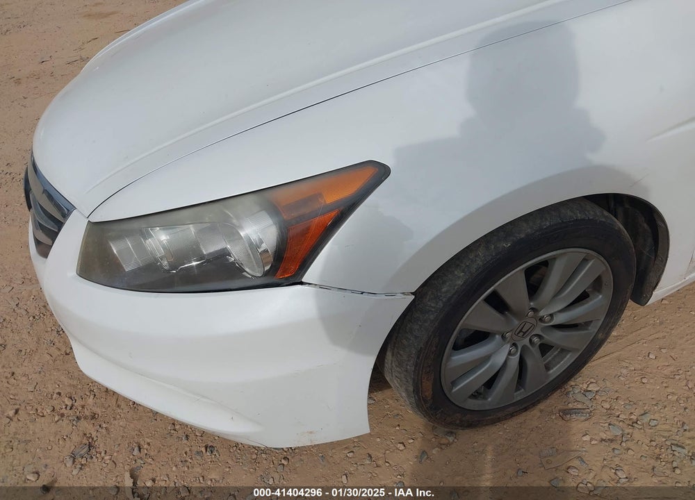 2012 HONDA ACCORD VIN: 1HGCP3F82CA019012