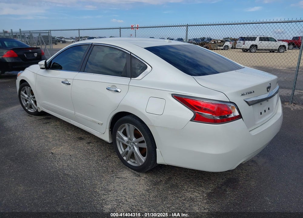 2015 NISSAN ALTIMA VIN: 1N4BL3AP4FC119311