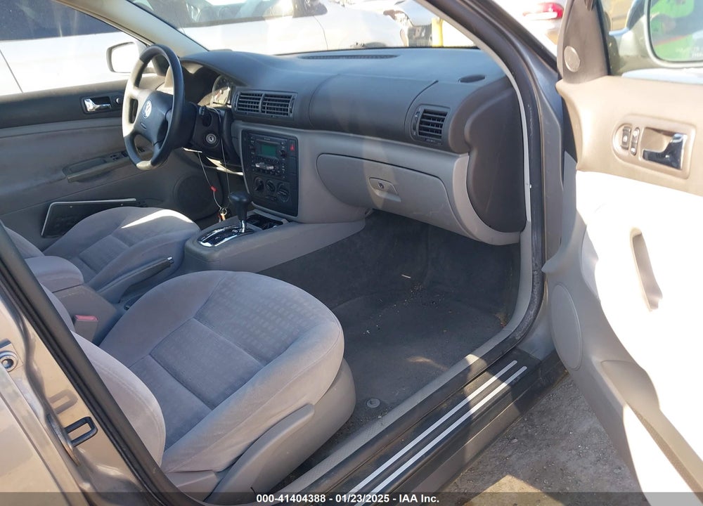 2003 VOLKSWAGEN PASSAT GL VIN: WVWND63B43E463339