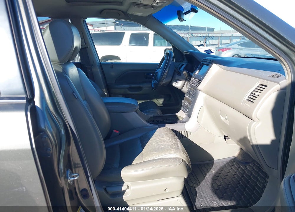 2006 HONDA PILOT EX-L VIN: 5FNYF287X6B043365