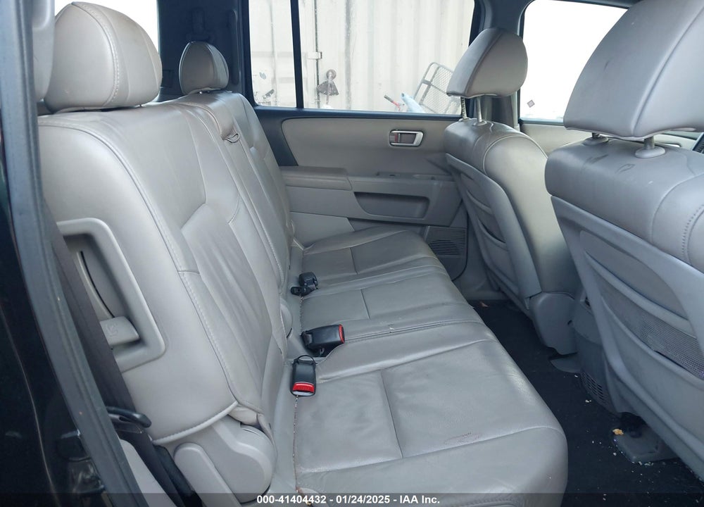 2011 HONDA PILOT EX-L VIN: 5FNYF3H53BB020296