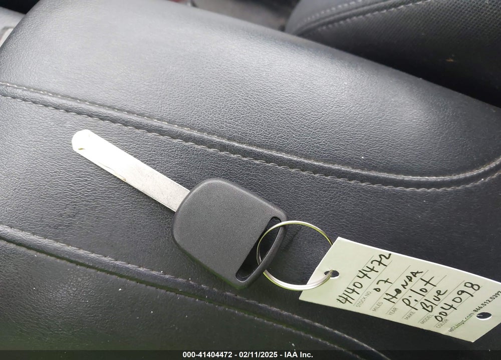 2007 HONDA PILOT EX-L VIN: 5FNYF28647B004098