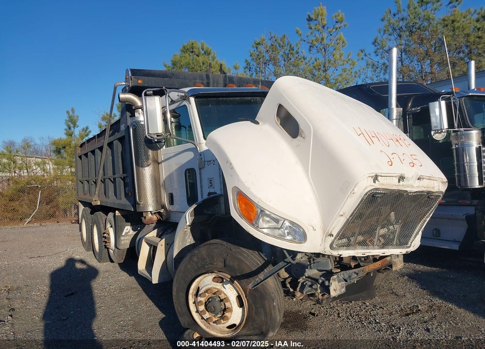2007 PETERBILT 335 VIN: 2NPLLZ9X97M689180