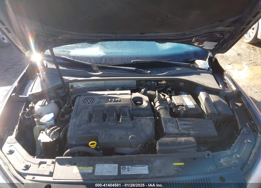 2015 VOLKSWAGEN PASSAT VIN: 1VWCV7A32FC019430