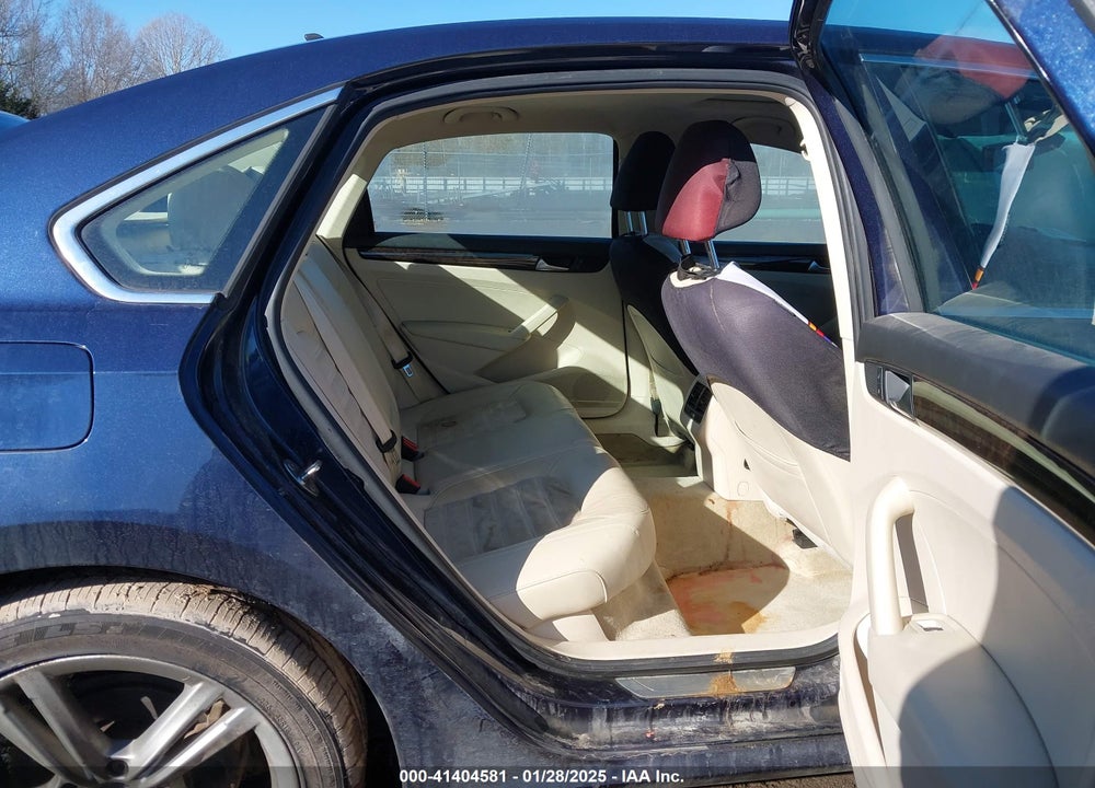 2015 VOLKSWAGEN PASSAT VIN: 1VWCV7A32FC019430