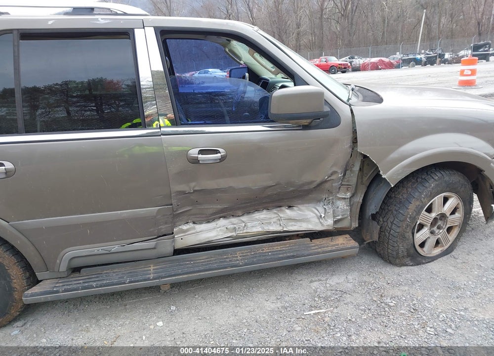 2003 LINCOLN NAVIGATOR VIN: 5LMFU28R43LJ28444