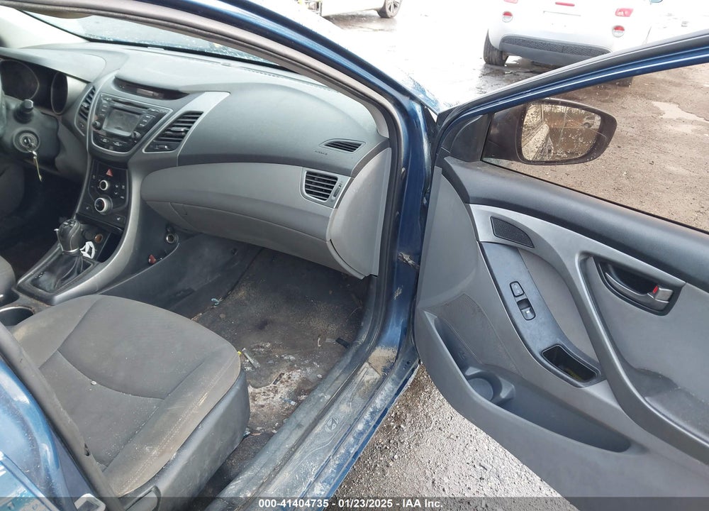 2014 HYUNDAI ELANTRA VIN: KMHDH4AE7EU031558