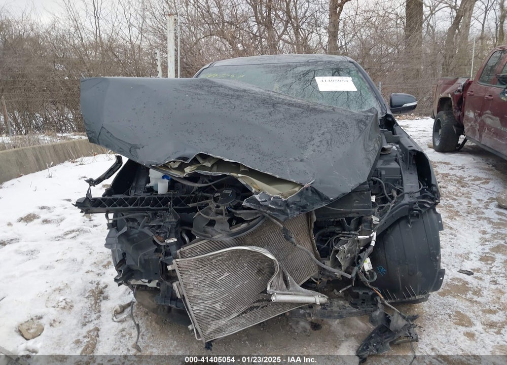 2019 KIA SORENTO VIN: 5XYPGDA38KG575647