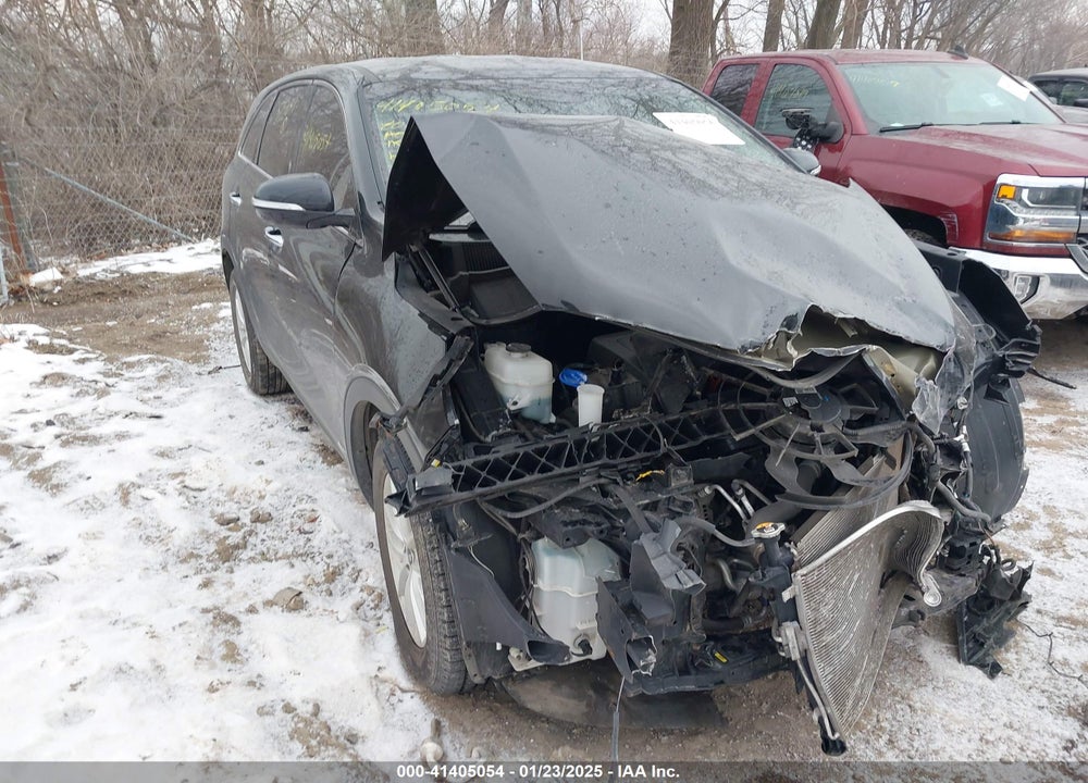 2019 KIA SORENTO VIN: 5XYPGDA38KG575647