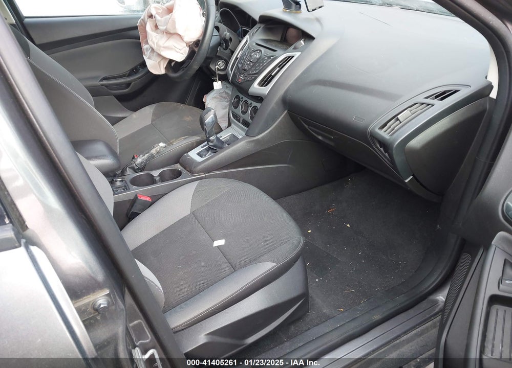 2014 FORD FOCUS SE VIN: 1FADP3F28EL243414