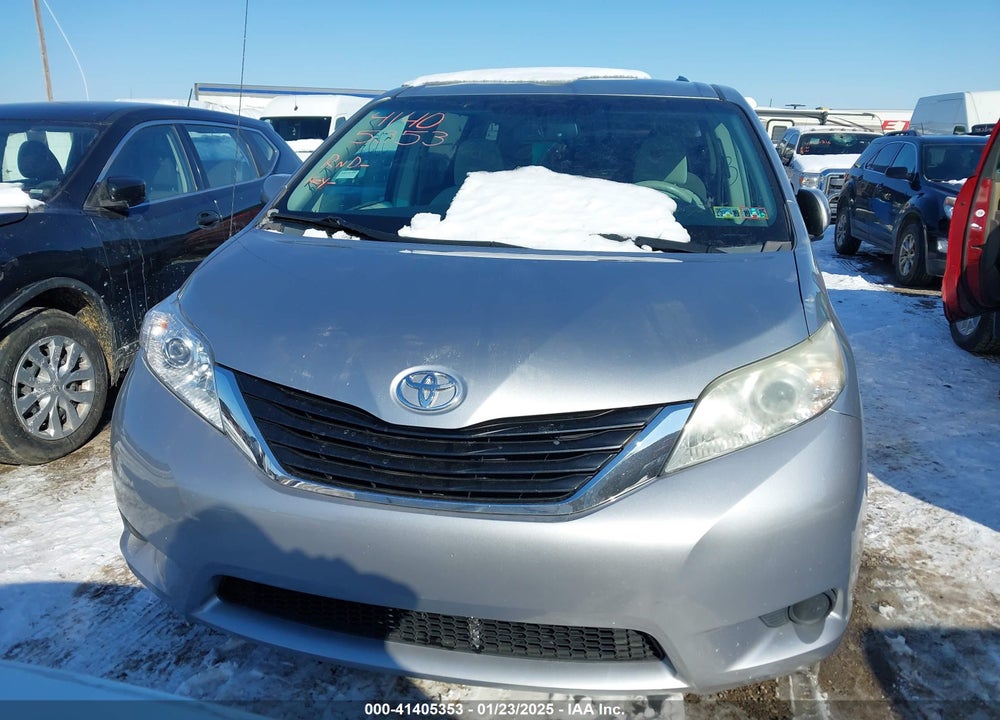 2014 TOYOTA SIENNA LE V6 8 PASSENGER VIN: 5TDKK3DC9ES413354