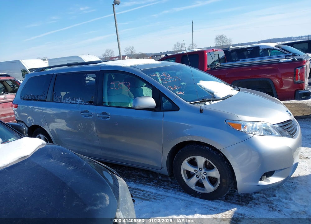 2014 TOYOTA SIENNA LE V6 8 PASSENGER VIN: 5TDKK3DC9ES413354