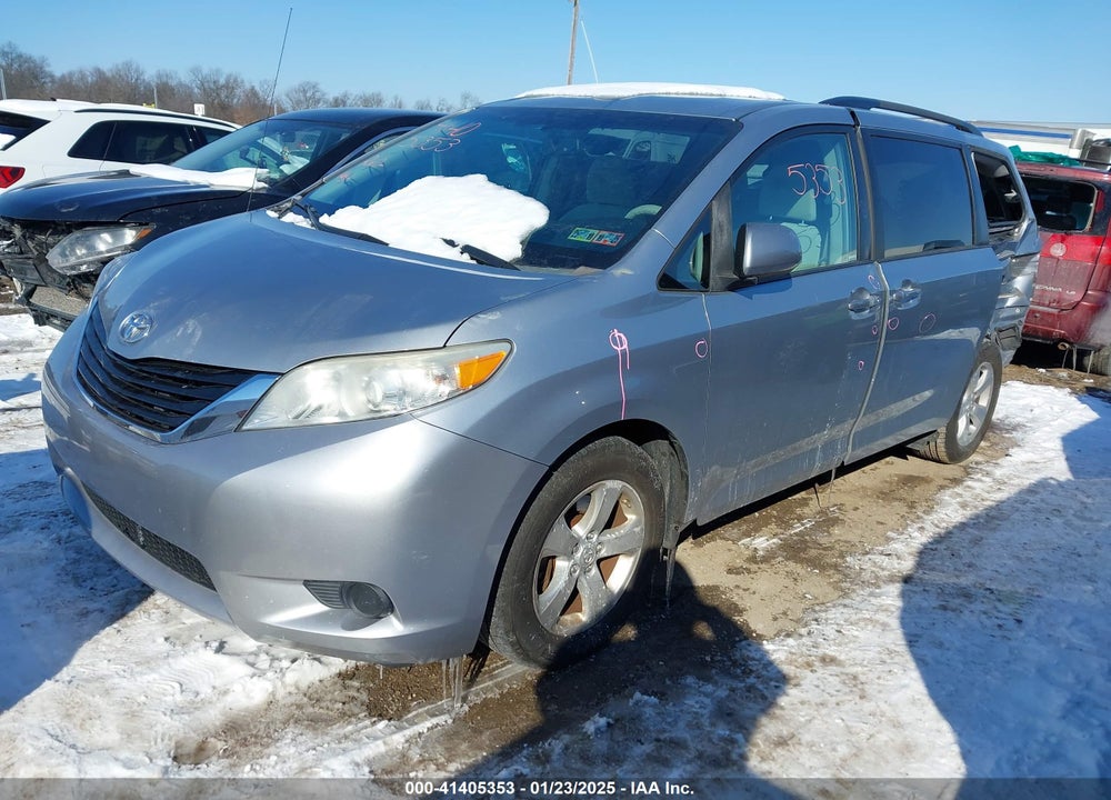 2014 TOYOTA SIENNA LE V6 8 PASSENGER VIN: 5TDKK3DC9ES413354