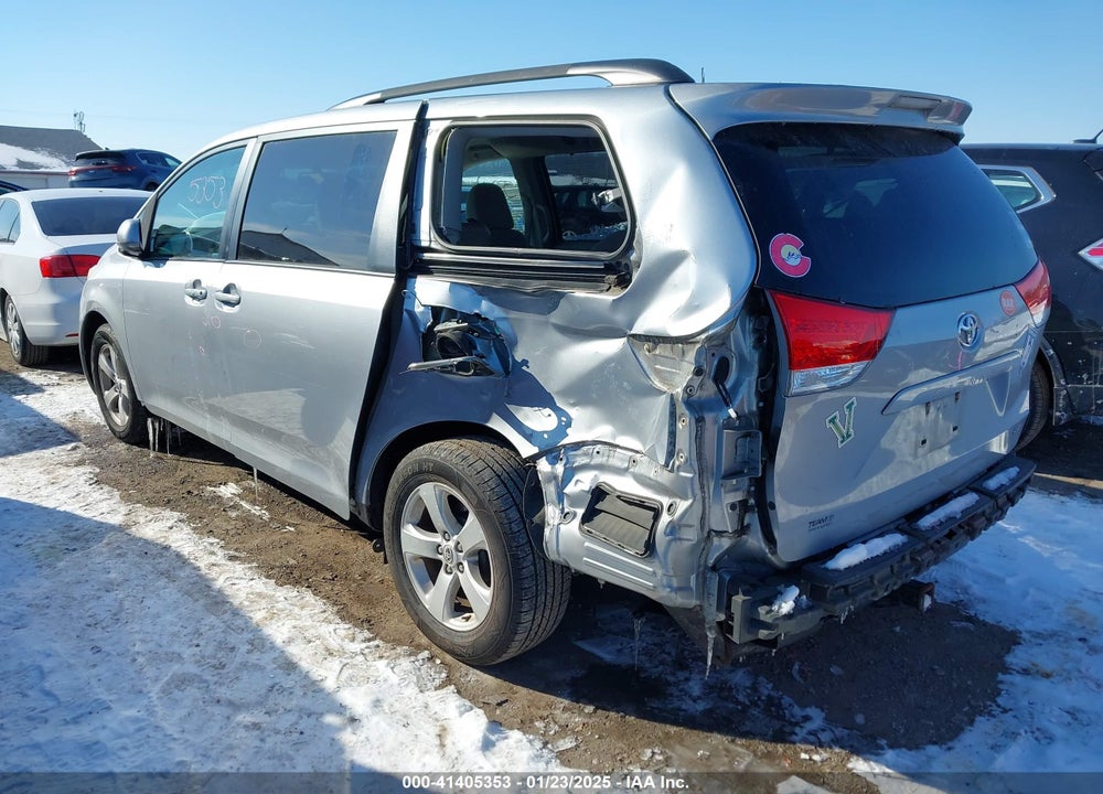 2014 TOYOTA SIENNA LE V6 8 PASSENGER VIN: 5TDKK3DC9ES413354