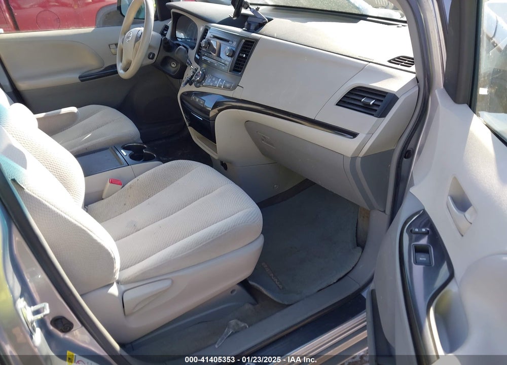 2014 TOYOTA SIENNA LE V6 8 PASSENGER VIN: 5TDKK3DC9ES413354