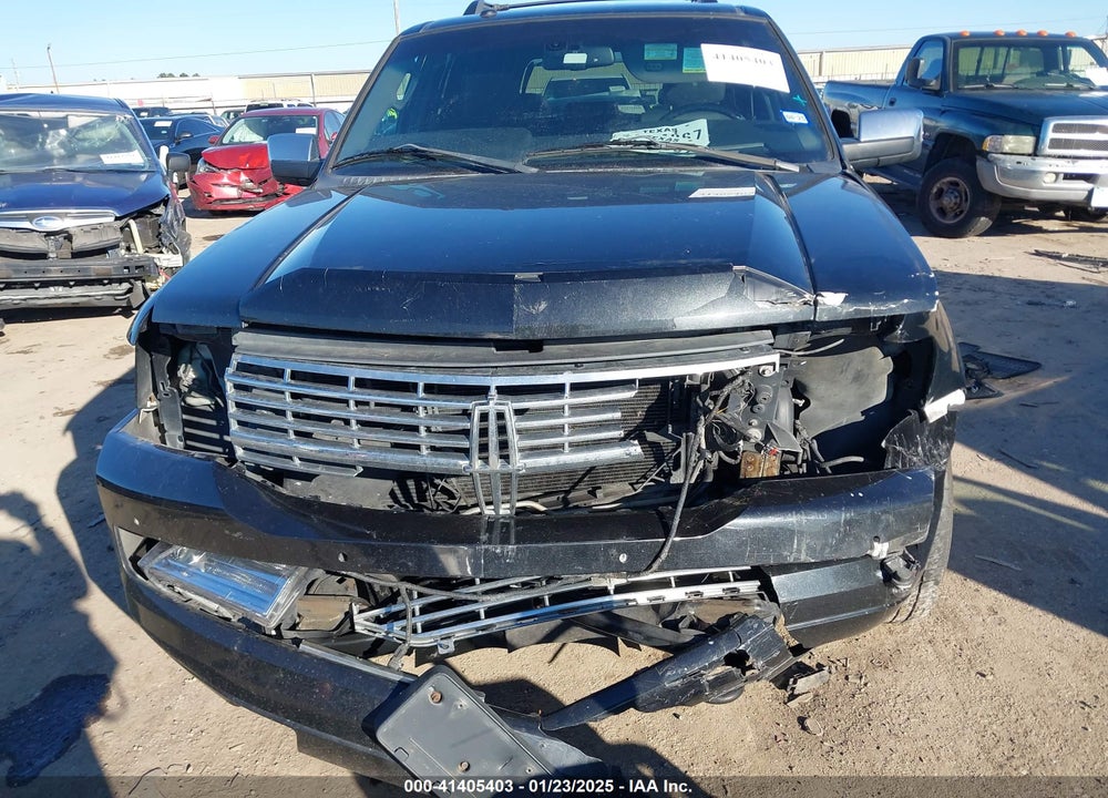 2011 LINCOLN NAVIGATOR VIN: 5LMJJ2H58BEJ05719