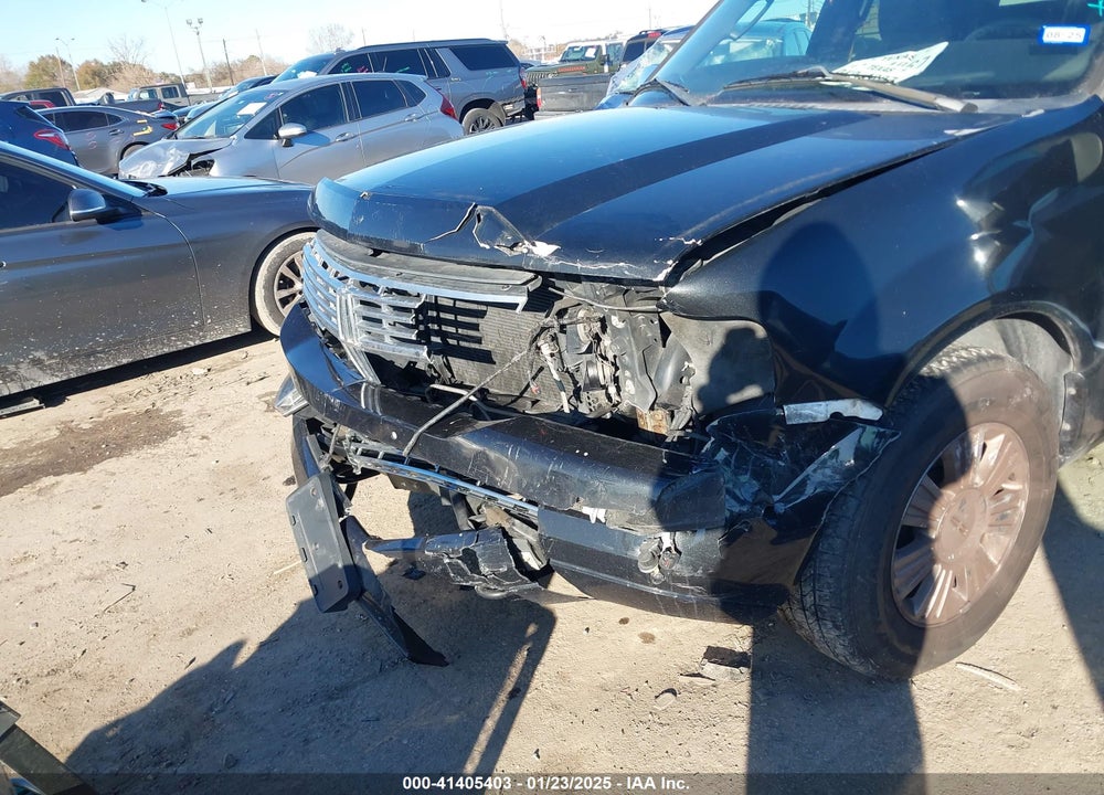 2011 LINCOLN NAVIGATOR VIN: 5LMJJ2H58BEJ05719
