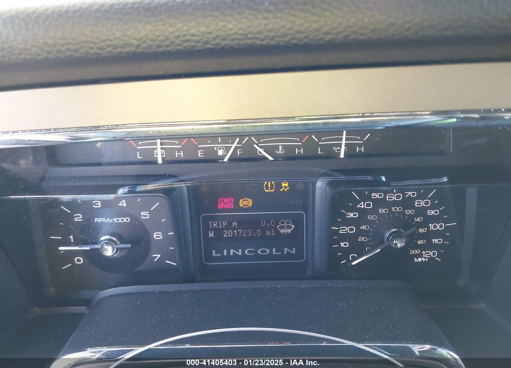 2011 LINCOLN NAVIGATOR VIN: 5LMJJ2H58BEJ05719