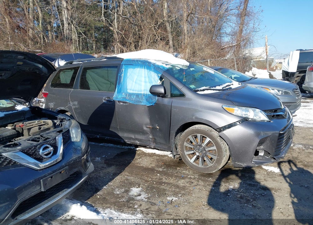 2018 TOYOTA SIENNA LE 7 PASSENGER VIN: 5TDJZ3DC1JS201842