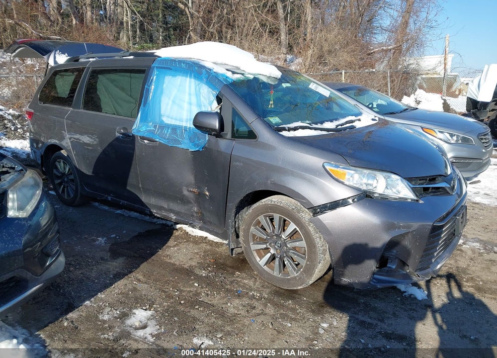 2018 TOYOTA SIENNA LE 7 PASSENGER VIN: 5TDJZ3DC1JS201842