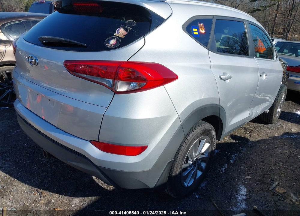2018 HYUNDAI TUCSON VIN: KM8J33A43JU798580