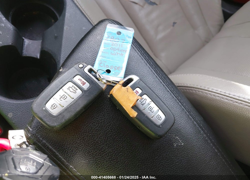 2011 KIA OPTIMA EX VIN: KNAGN4A78B5100367