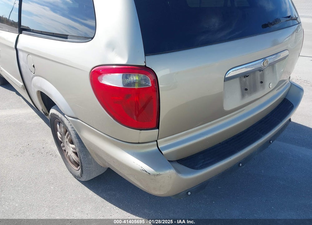 2005 CHRYSLER TOWN & COUNTRY TOURING VIN: 2C4GP54L05R602065