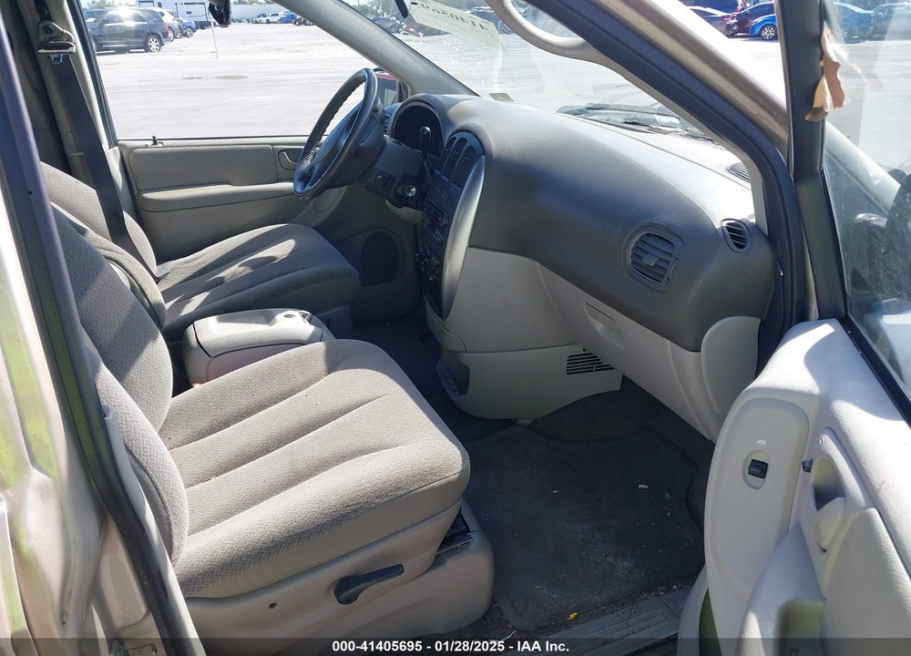 2005 CHRYSLER TOWN & COUNTRY TOURING VIN: 2C4GP54L05R602065