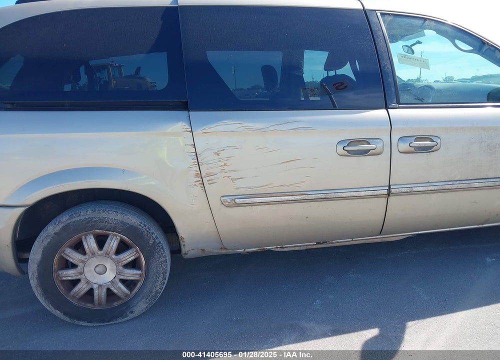 2005 CHRYSLER TOWN & COUNTRY TOURING VIN: 2C4GP54L05R602065
