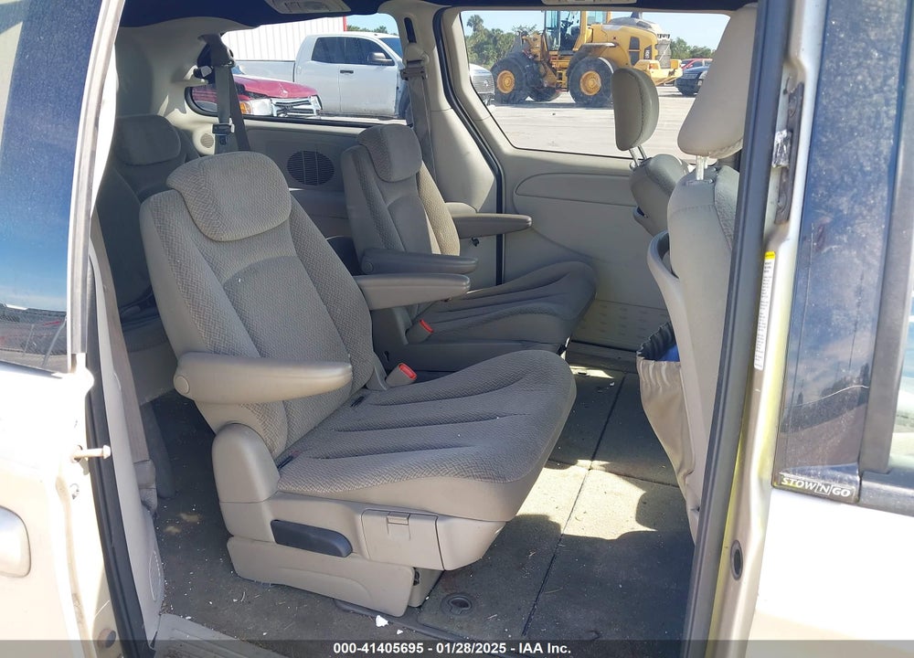 2005 CHRYSLER TOWN & COUNTRY TOURING VIN: 2C4GP54L05R602065