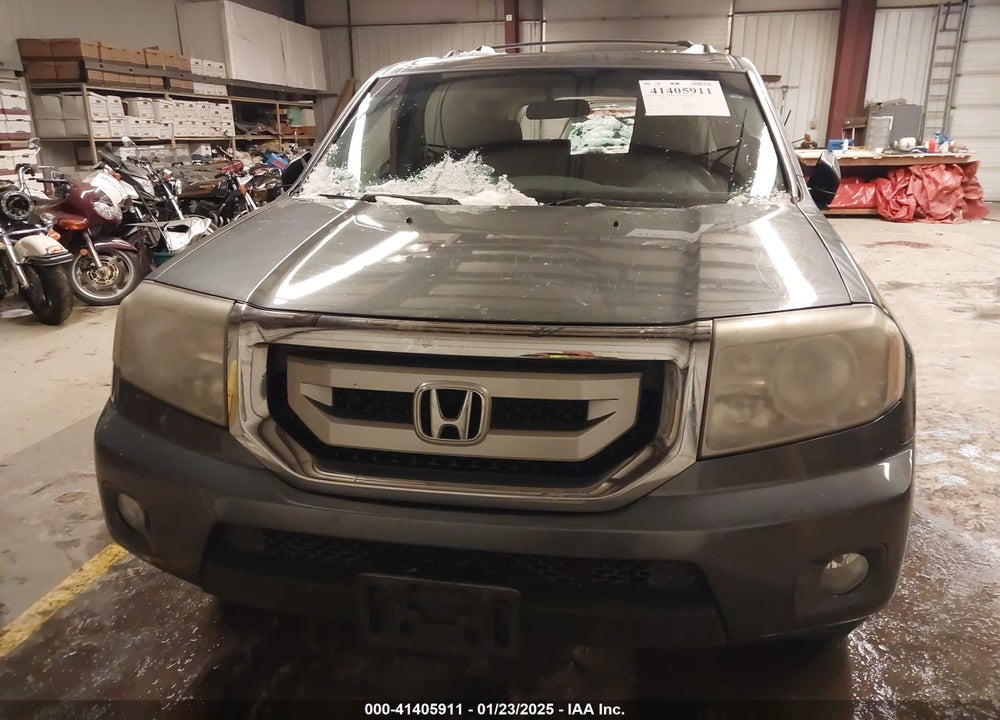 2011 HONDA PILOT EX VIN: 5FNYF4H4XBB044155