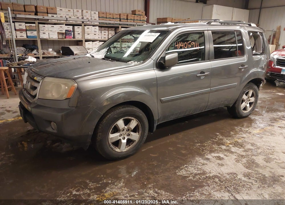 2011 HONDA PILOT EX VIN: 5FNYF4H4XBB044155