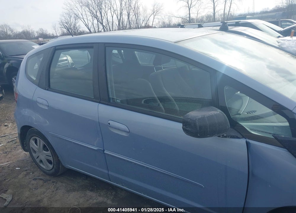 2009 HONDA FIT VIN: JHMGE87289S075065