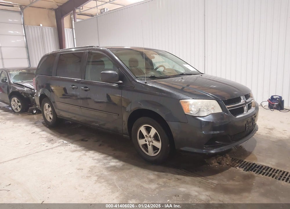 2013 DODGE GRAND CARAVAN SXT VIN: 2C4RDGCG4DR590728