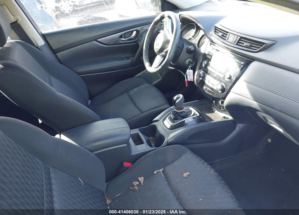 2017 NISSAN ROGUE VIN: KNMAT2MT4HP525755