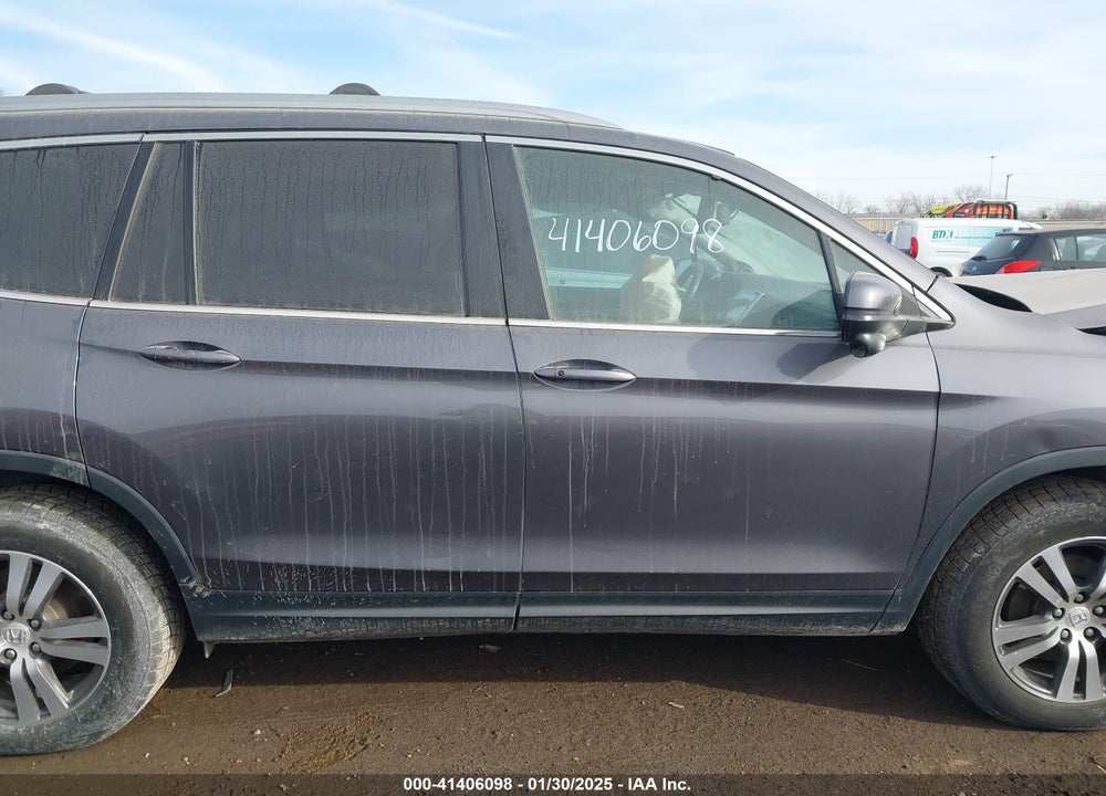 2017 HONDA PILOT EX-L VIN: 5FNYF6H51HB080362