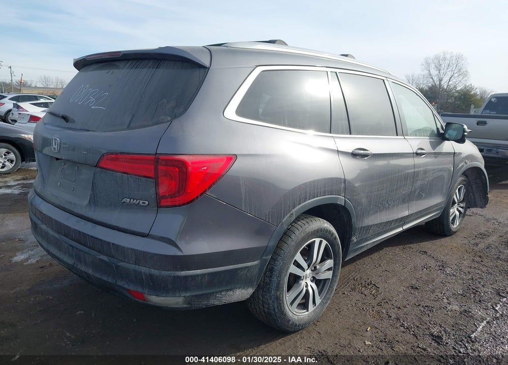2017 HONDA PILOT EX-L VIN: 5FNYF6H51HB080362