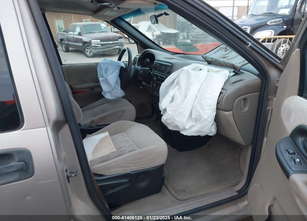 2002 CHEVROLET VENTURE LS VIN: 1GNDX03EX2D200441