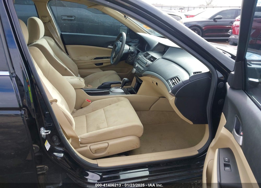 2011 HONDA ACCORD 2.4 LX-P VIN: 1HGCP2F41BA107233