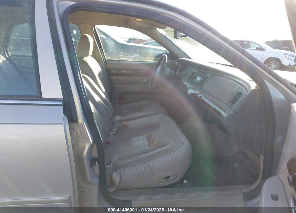 2008 MERCURY GRAND MARQUIS VIN: 2MEFM75V08X600055