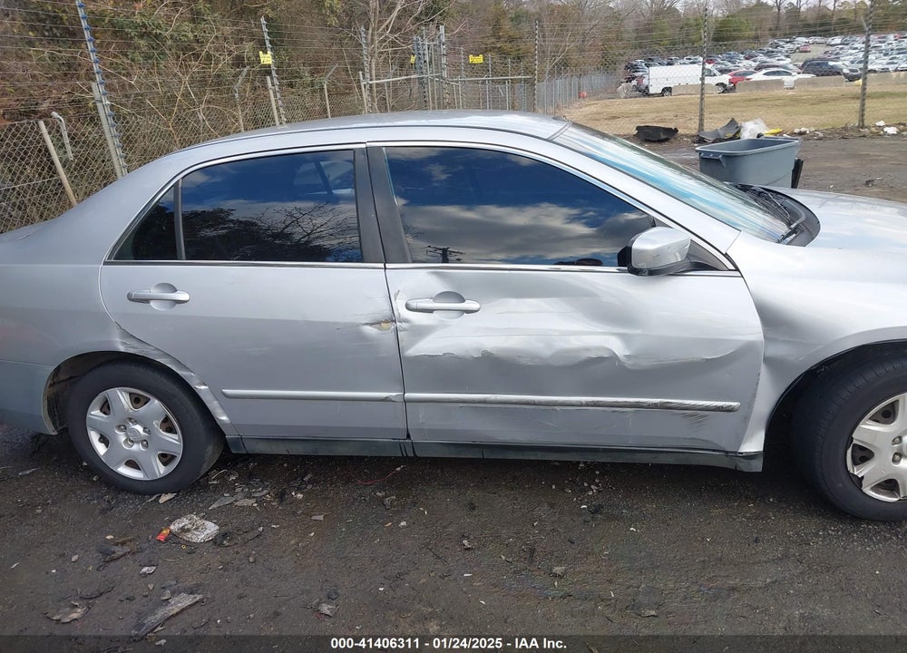 2005 HONDA ACCORD 2.4 LX VIN: 1HGCM56405A022477