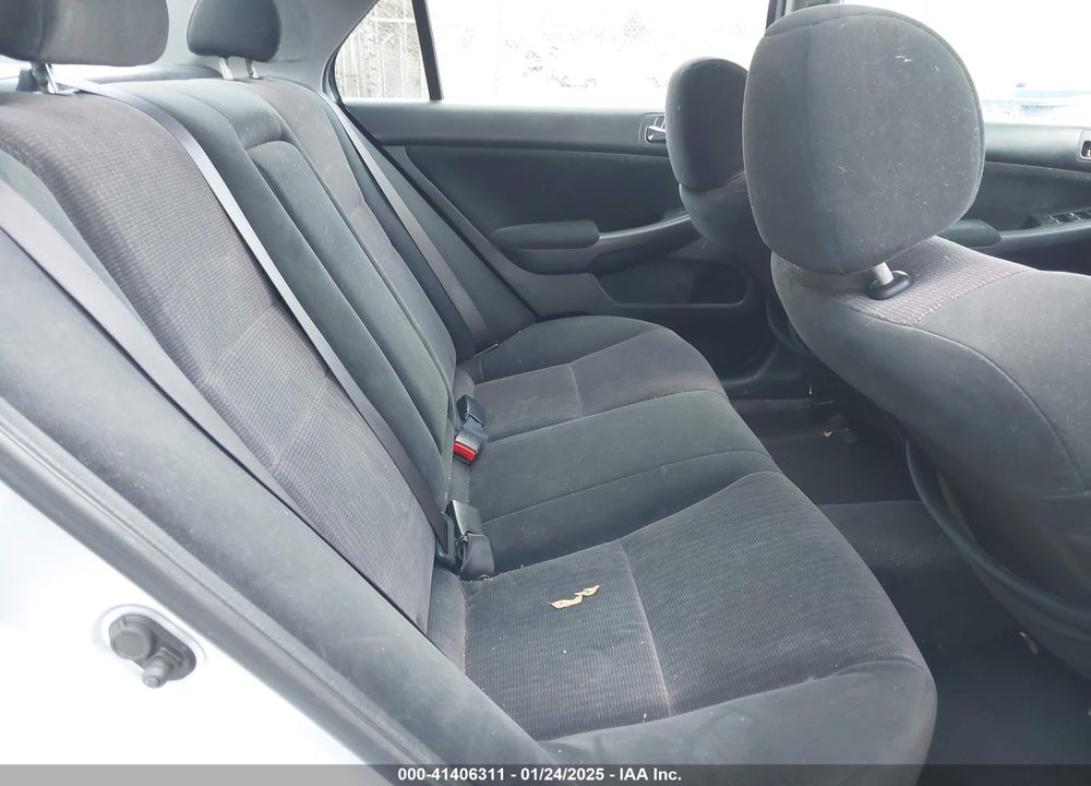 2005 HONDA ACCORD 2.4 LX VIN: 1HGCM56405A022477