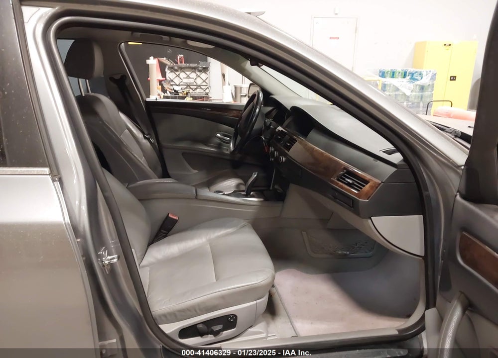 2008 BMW 535I VIN: WBANW13588CZ72132